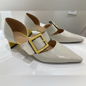Tina Cus cream leather pumps. Brand New